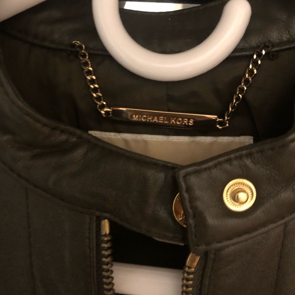 Leather jacket - Picture 2 of 5